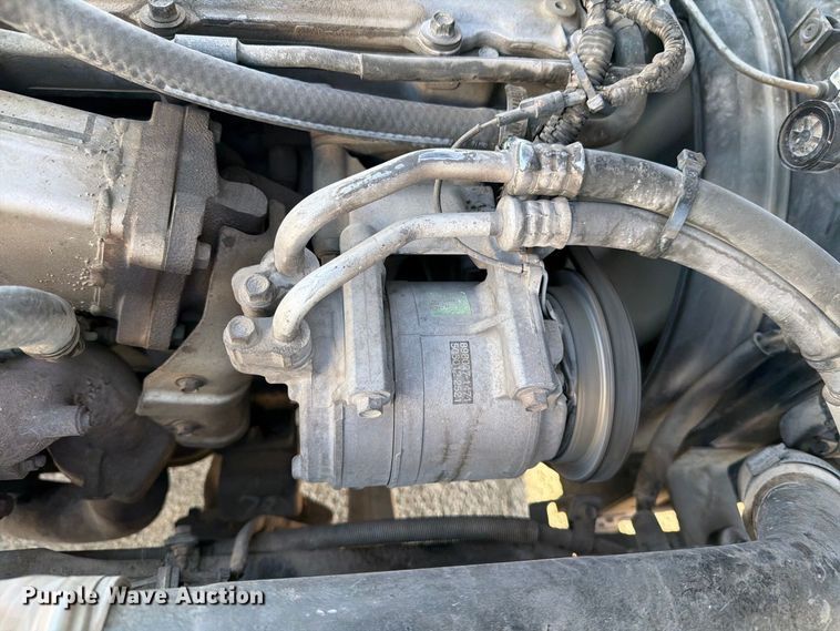 image for item DV8622 2008 Isuzu NPR truck cab and chassis