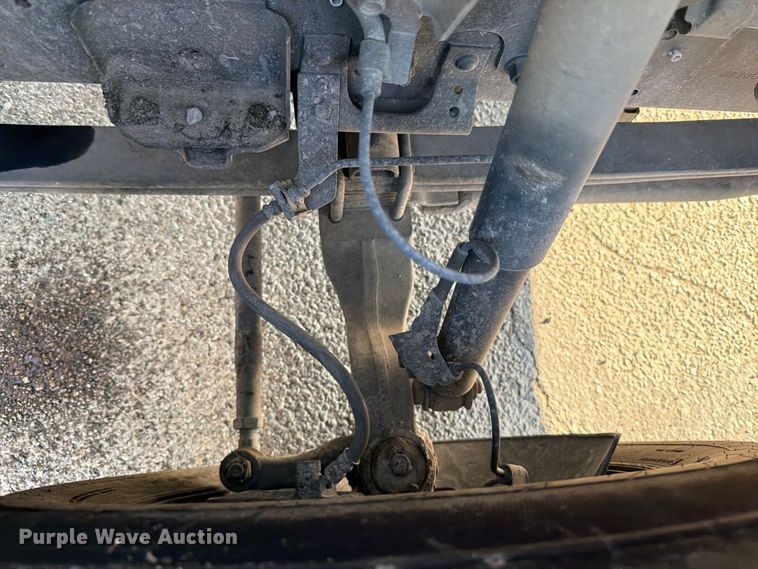 image for item DV8622 2008 Isuzu NPR truck cab and chassis