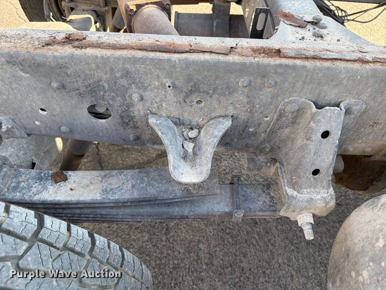 image for item DV8622 2008 Isuzu NPR truck cab and chassis