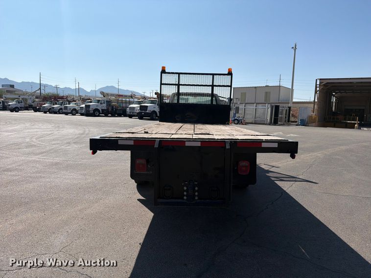 image for item DV8623 1997 Ford F800 flatbed truck