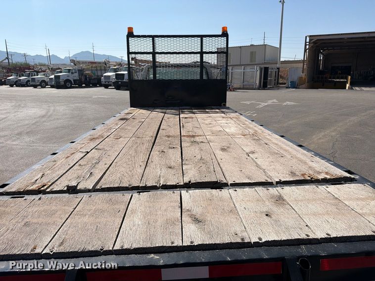 image for item DV8623 1997 Ford F800 flatbed truck