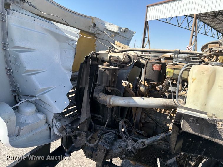 image for item DV8623 1997 Ford F800 flatbed truck
