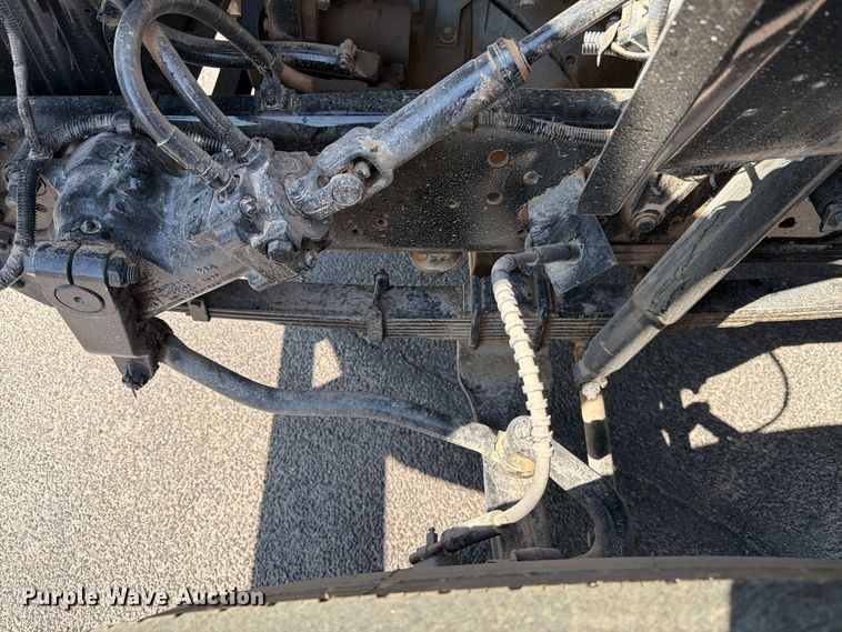 image for item DV8623 1997 Ford F800 flatbed truck