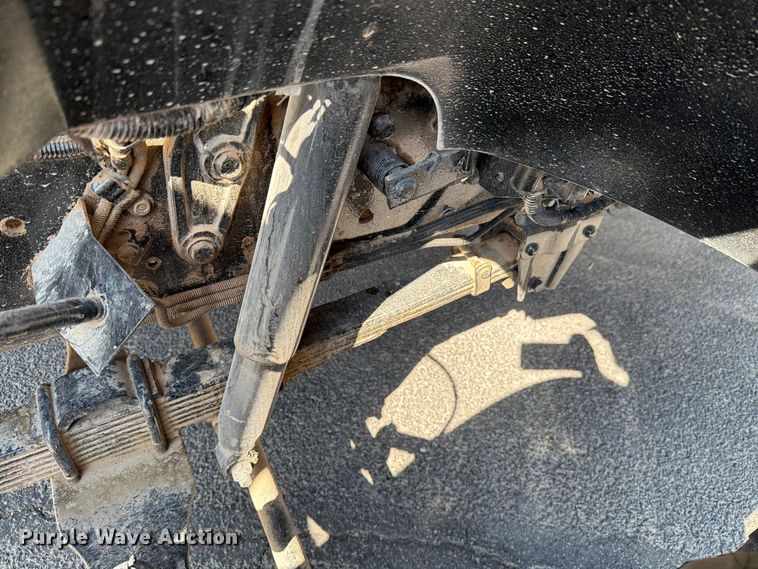 image for item DV8623 1997 Ford F800 flatbed truck
