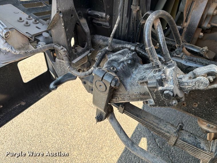 image for item DV8623 1997 Ford F800 flatbed truck