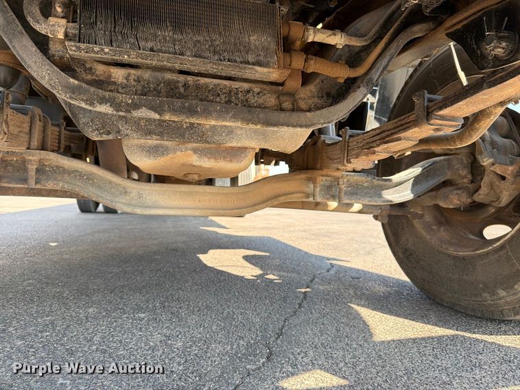 image for item DV8623 1997 Ford F800 flatbed truck