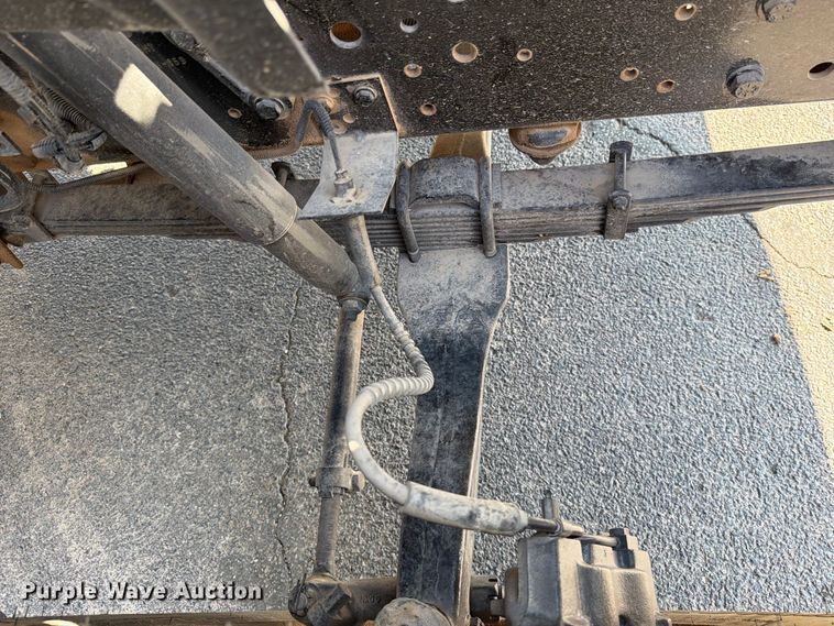 image for item DV8623 1997 Ford F800 flatbed truck