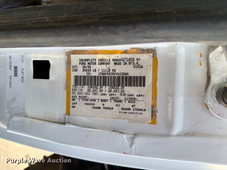 image for item DV8623 1997 Ford F800 flatbed truck