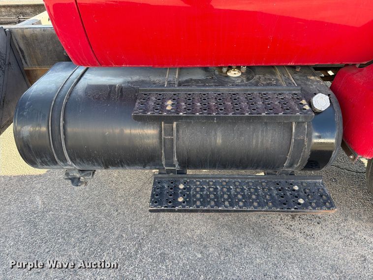 image for item DV8624 2005 Ford F750 Super Duty truck cab and chassis