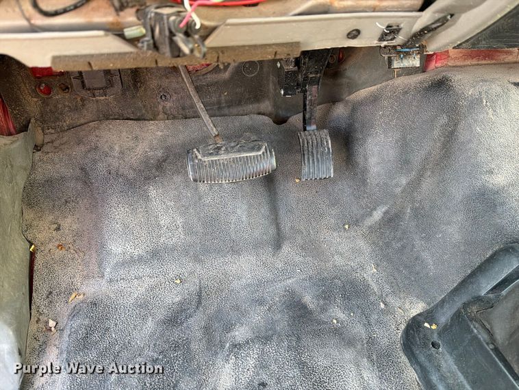 image for item DV8624 2005 Ford F750 Super Duty truck cab and chassis