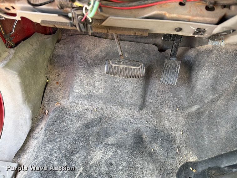 image for item DV8624 2005 Ford F750 Super Duty truck cab and chassis