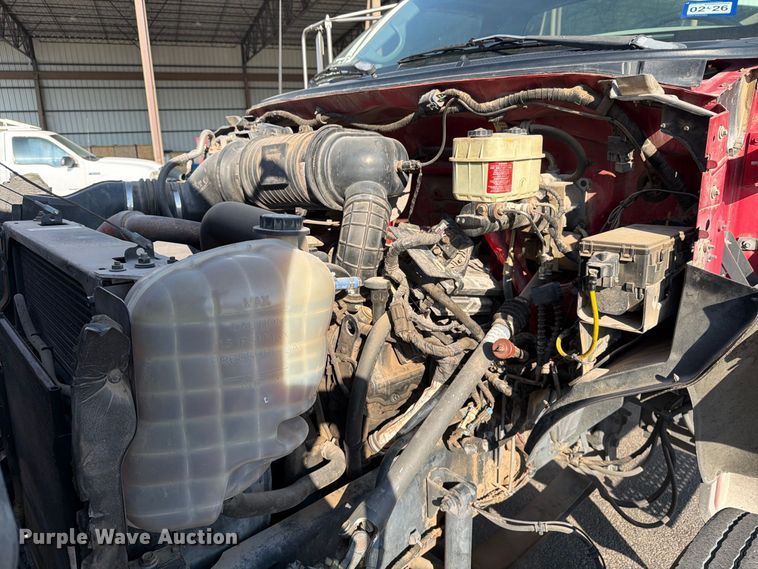 image for item DV8624 2005 Ford F750 Super Duty truck cab and chassis