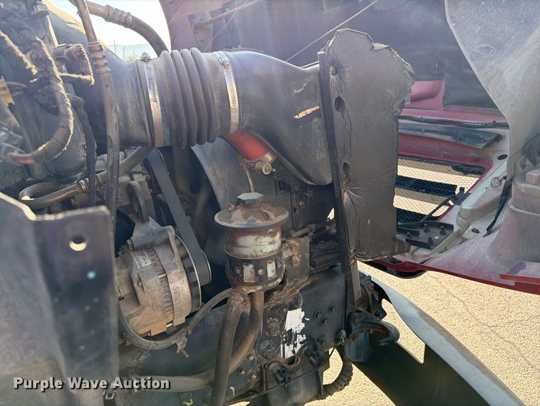 image for item DV8624 2005 Ford F750 Super Duty truck cab and chassis