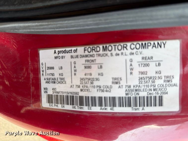 image for item DV8624 2005 Ford F750 Super Duty truck cab and chassis