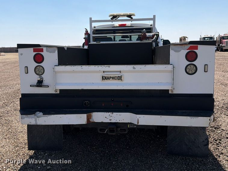 image for item DV8630 2017 Ford F350 Super Duty Crew Cab utility bed pickup truck