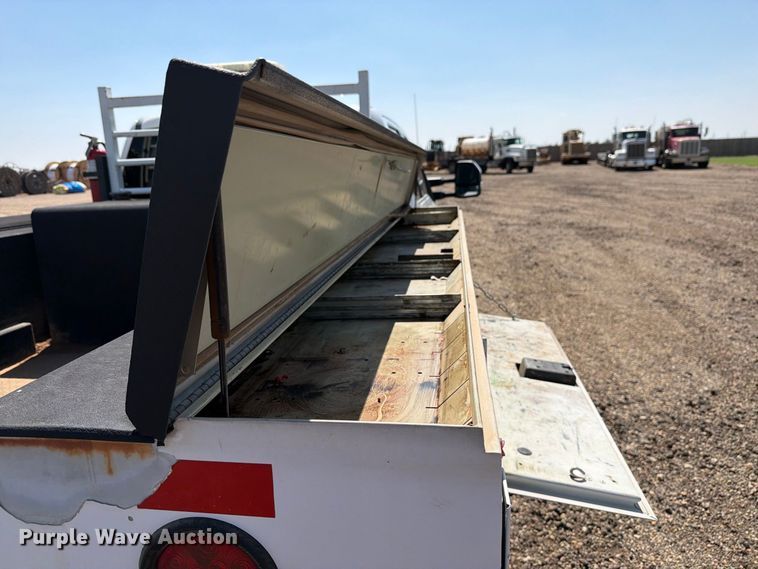 image for item DV8630 2017 Ford F350 Super Duty Crew Cab utility bed pickup truck