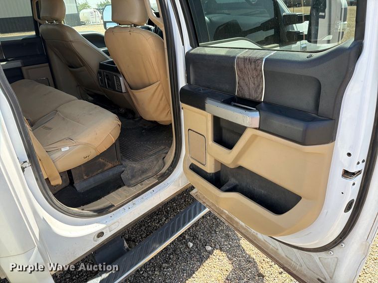 image for item DV8630 2017 Ford F350 Super Duty Crew Cab utility bed pickup truck