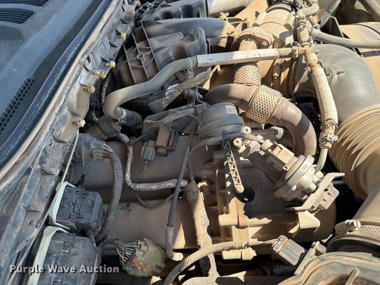 image for item DV8630 2017 Ford F350 Super Duty Crew Cab utility bed pickup truck