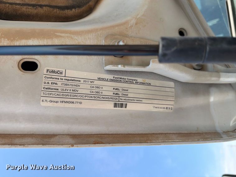 image for item DV8630 2017 Ford F350 Super Duty Crew Cab utility bed pickup truck