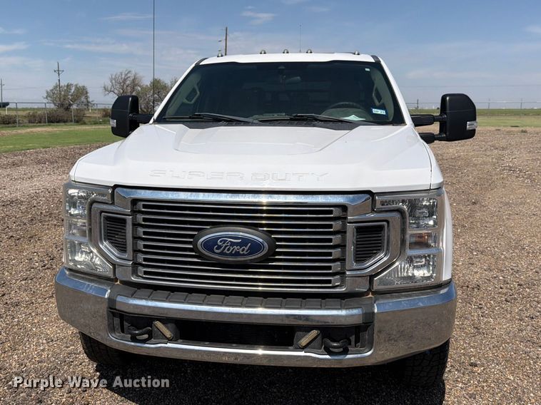 image for item DV8631 2020 Ford F350 Super Duty Crew Cab utility bed pickup truck