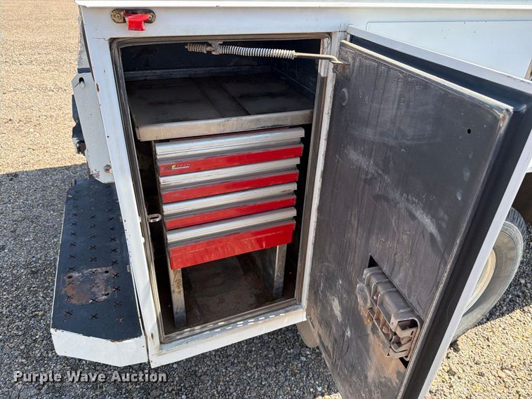 image for item DV8631 2020 Ford F350 Super Duty Crew Cab utility bed pickup truck