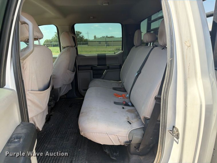 image for item DV8631 2020 Ford F350 Super Duty Crew Cab utility bed pickup truck