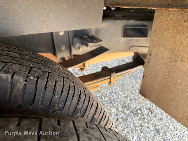 image for item DV8631 2020 Ford F350 Super Duty Crew Cab utility bed pickup truck