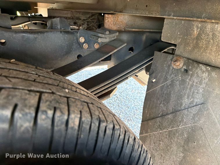 image for item DV8631 2020 Ford F350 Super Duty Crew Cab utility bed pickup truck