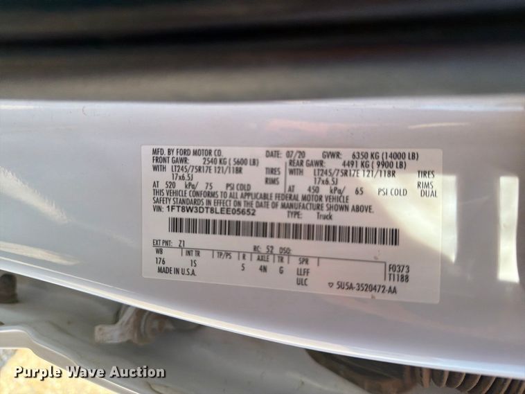 image for item DV8631 2020 Ford F350 Super Duty Crew Cab utility bed pickup truck