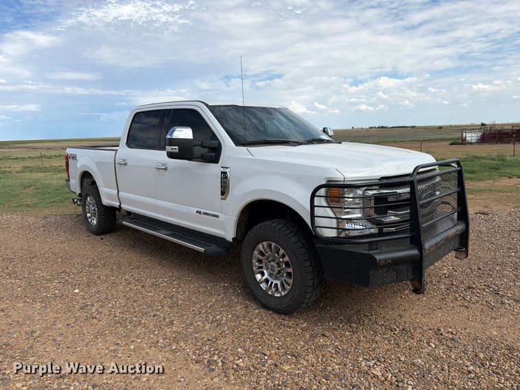 image for item DV8642 2020 Ford F250 Super Duty Crew Cab pickup truck
