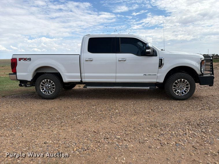 image for item DV8642 2020 Ford F250 Super Duty Crew Cab pickup truck