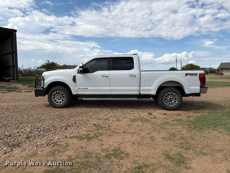 image for item DV8642 2020 Ford F250 Super Duty Crew Cab pickup truck