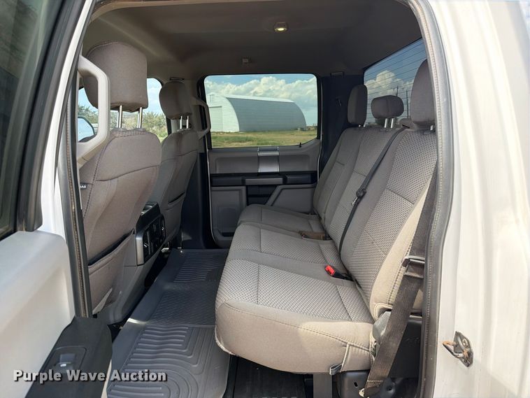 image for item DV8642 2020 Ford F250 Super Duty Crew Cab pickup truck