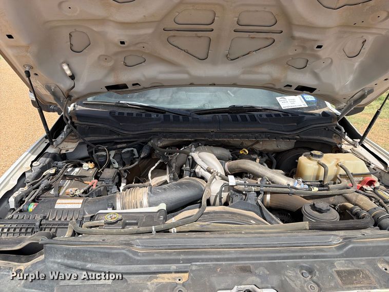 image for item DV8642 2020 Ford F250 Super Duty Crew Cab pickup truck