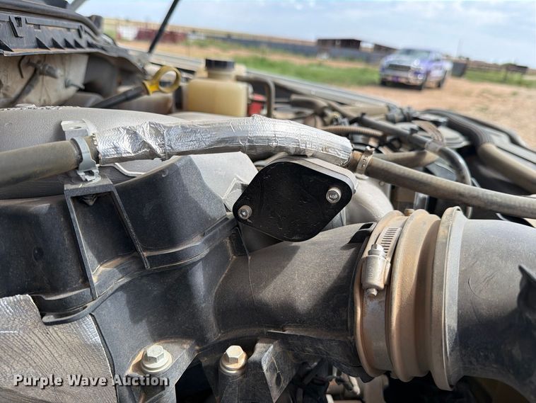 image for item DV8642 2020 Ford F250 Super Duty Crew Cab pickup truck