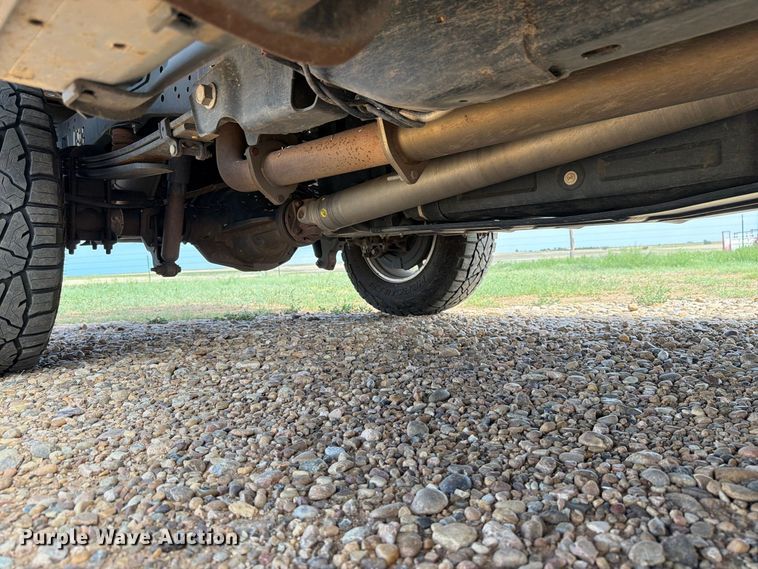 image for item DV8642 2020 Ford F250 Super Duty Crew Cab pickup truck