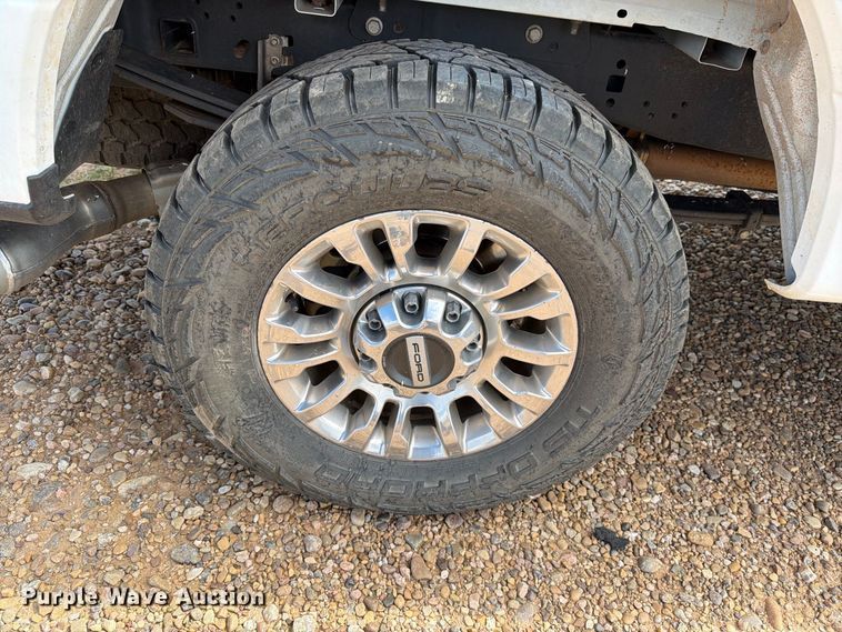 image for item DV8642 2020 Ford F250 Super Duty Crew Cab pickup truck