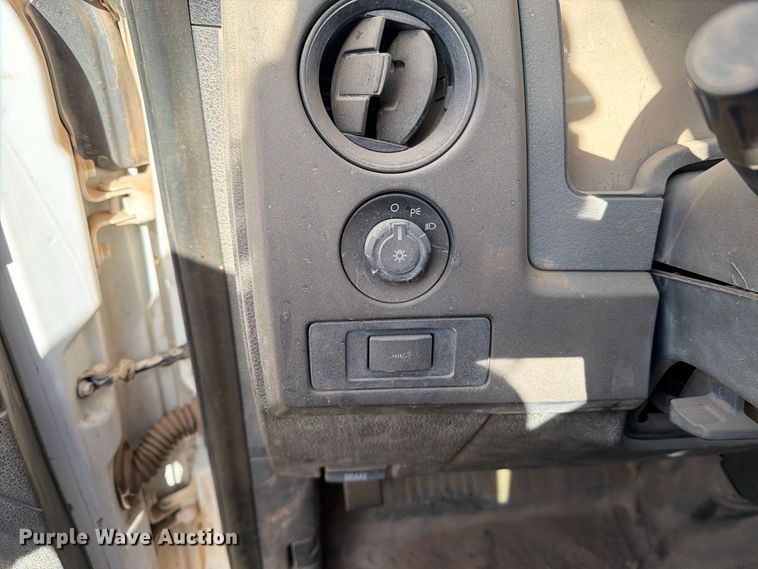 image for item DV8664 2014 Ford F150 Crew Cab pickup truck