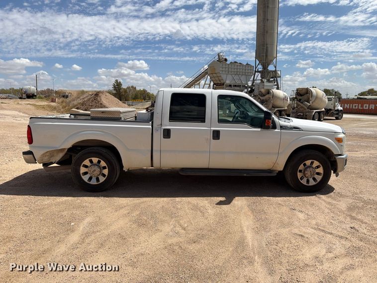 image for item DV8666 2015 Ford F250 Super Duty Crew Cab pickup truck