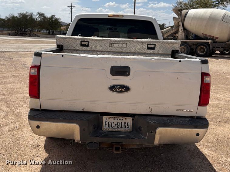 image for item DV8666 2015 Ford F250 Super Duty Crew Cab pickup truck