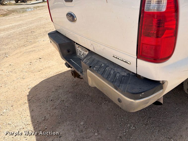 image for item DV8666 2015 Ford F250 Super Duty Crew Cab pickup truck
