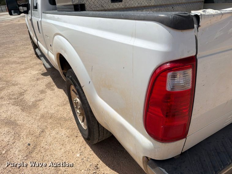 image for item DV8666 2015 Ford F250 Super Duty Crew Cab pickup truck