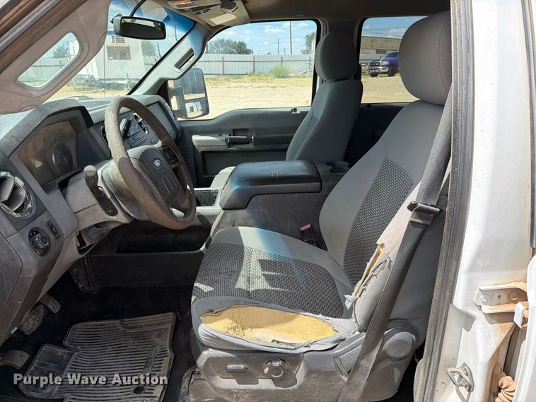 image for item DV8666 2015 Ford F250 Super Duty Crew Cab pickup truck