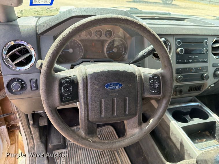 image for item DV8666 2015 Ford F250 Super Duty Crew Cab pickup truck