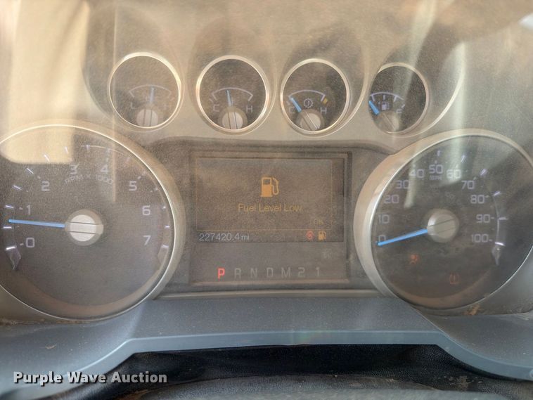image for item DV8666 2015 Ford F250 Super Duty Crew Cab pickup truck