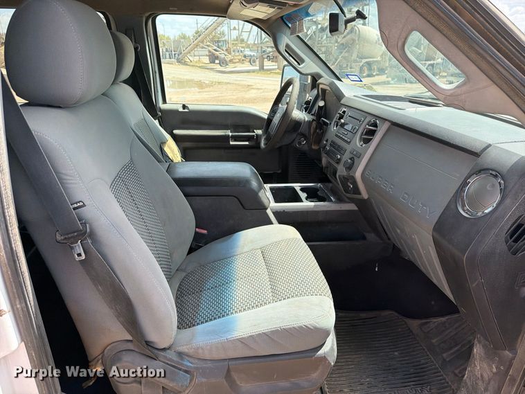 image for item DV8666 2015 Ford F250 Super Duty Crew Cab pickup truck
