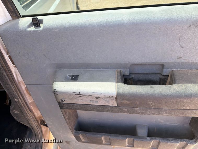 image for item DV8666 2015 Ford F250 Super Duty Crew Cab pickup truck