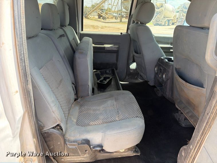 image for item DV8666 2015 Ford F250 Super Duty Crew Cab pickup truck