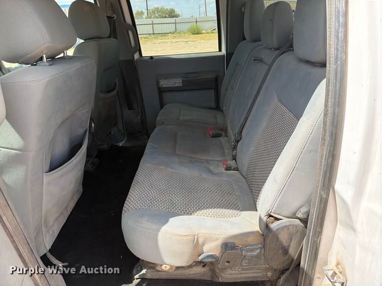 image for item DV8666 2015 Ford F250 Super Duty Crew Cab pickup truck