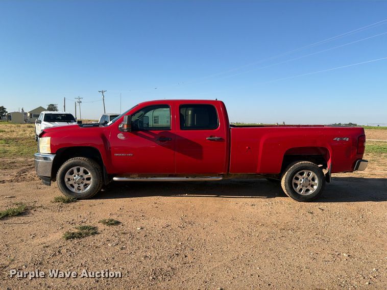 image for item DV8670 2011 Chevrolet Silverado 3500HD Crew Cab pickup truck
